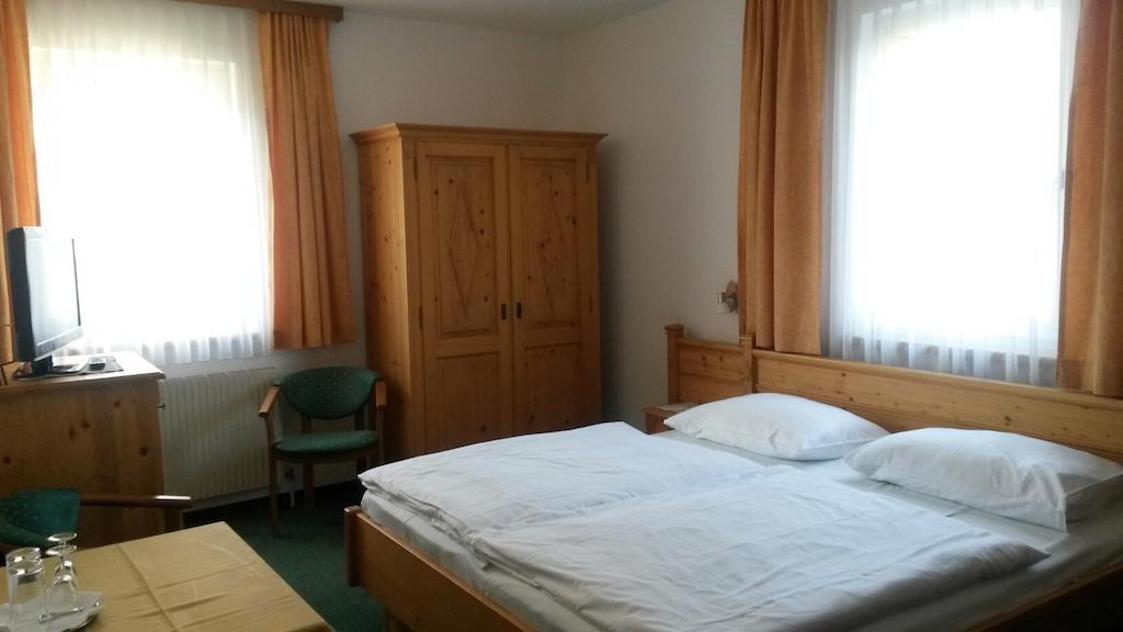 Pension Parzer Pressbaum Bei Wien ห้อง รูปภาพ