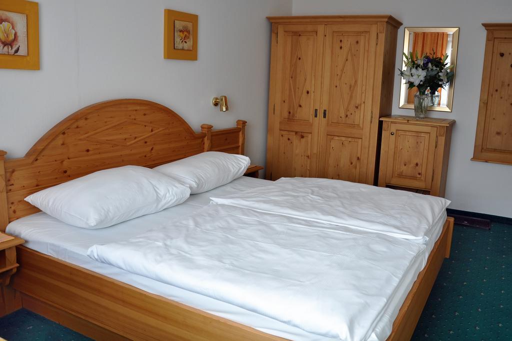 Pension Parzer Pressbaum Bei Wien ห้อง รูปภาพ
