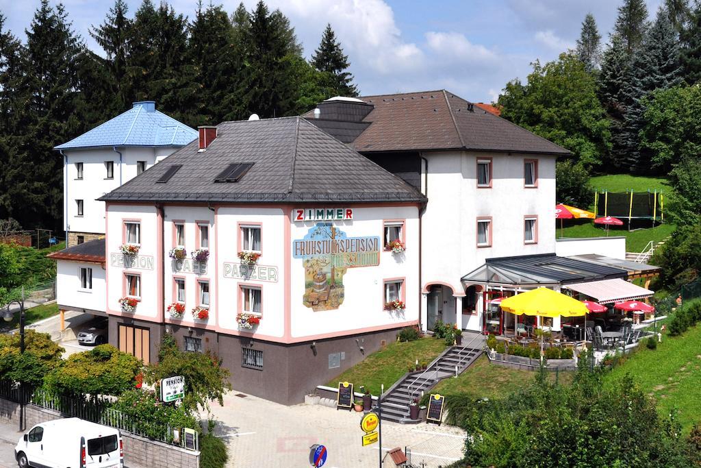 Pension Parzer Pressbaum Bei Wien ภายนอก รูปภาพ